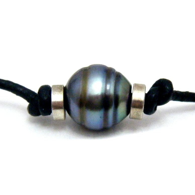 Tahitian Circle Pearl on Leather Necklace